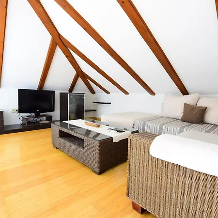 House Nonina Kuca