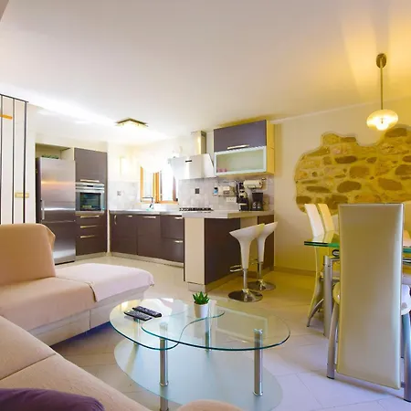 Tatil Evi House Nonina Kuca
