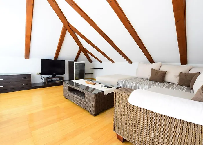 House Nonina Kuca